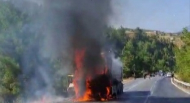 Kahramanmaraş'ta Kamyon Yangını