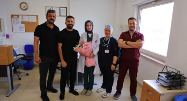 Kalbi İki Kez Duran Hasta, Kendisini Hayata Döndüren Doktoruna Çiçekle Teşekkür Etti