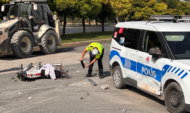 Motosiklet Polis Aracı İle Çarpıştı: 2 Yaralı