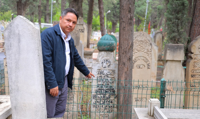 Eski Türkçe Harflerle Hazırlanan Mezar Taşının Ardındaki Şeyh Ali Sezai Efendi'nin Hikayesi