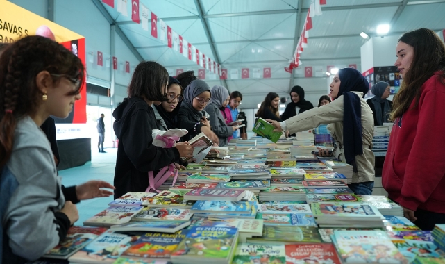 Kahramanmaraş Kitap Fuarı Öğrencilerle Renkleniyor
