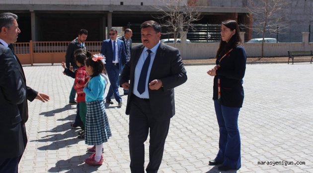 Başkan Çeleğen' Abdurrahim Karakoç İlköğretim Okulu’nu Ziyaret etti.