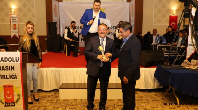 Başkan Güven’e Yılın Belediye Başkanı Ödülü...