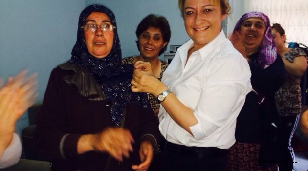 Bayazıt CHP rozetlerini takmaya devam ediyor
