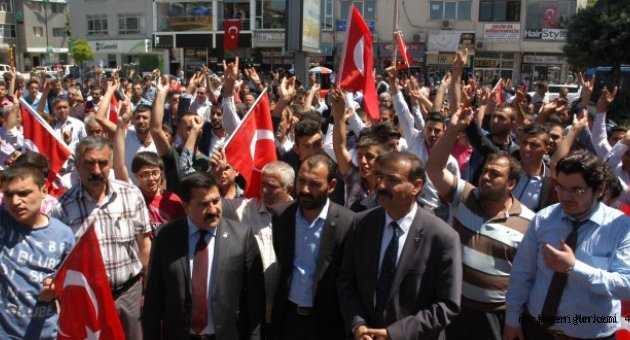 “Bayrak Bir Milletin Namusudur”