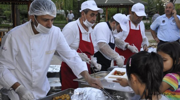 Büyükşehir Belediyesi, Afşin’de İftar Sofrası Kurdu