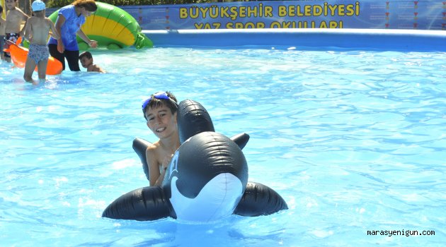 Büyükşehir’den Çocuklara Yüzme Dersi