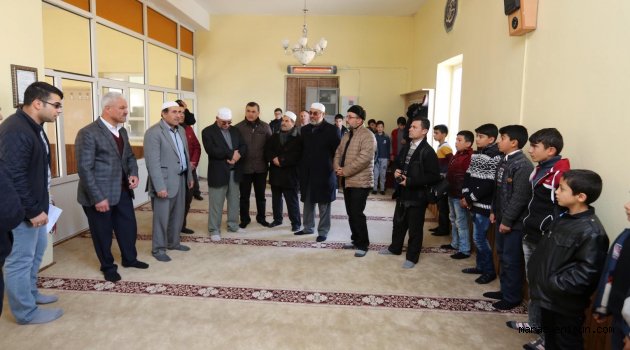 Camiler Temizleniyor, Gençler Bilinçleniyor