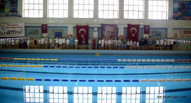 DULKADİROĞLU BELEDİYESİ, “KURTULUŞUN 95’İNCİ YILI” ETKİNLİKLERİNE YÜZME YARIŞMASIYLA DEVAM ETTİ