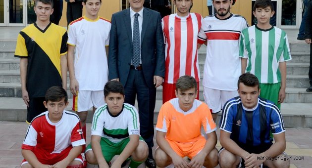 DULKADİROĞLU BELEDİYESİNDEN SPOR'A DESTEK DEVAM EDİYOR.