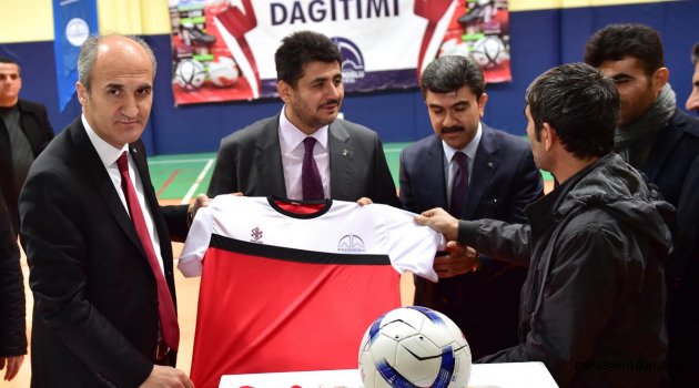 Dulkadiroğlu'ndan Amatör Spor Kulüplerine Malzeme Yardımı