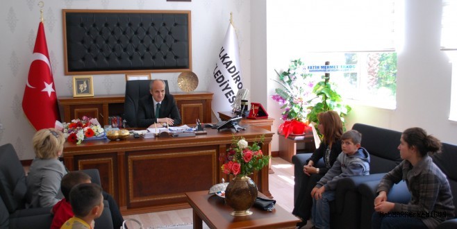 ENGELLİ OKULLARINDAN BAŞKAN OKAY’A ZİYARET
