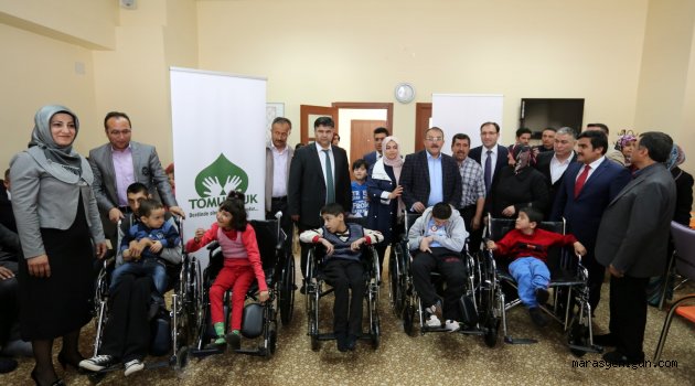 ENGELLİLERE TEKERLEKLİ SANDALYE DAĞITILDI