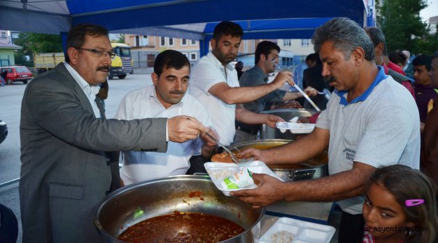 Göksun Belediyesi İftar Çadırı Kurdu