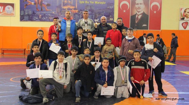 Güreş Greekoromen Ve Serbest Stil'de İl Birincileri
