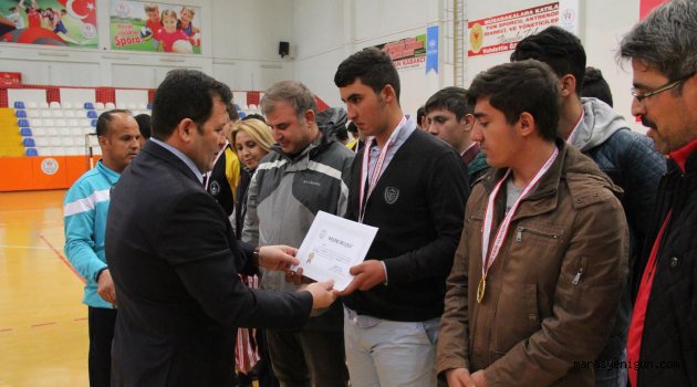 Hentbol'da Kupalar Sahiplerini Buldu