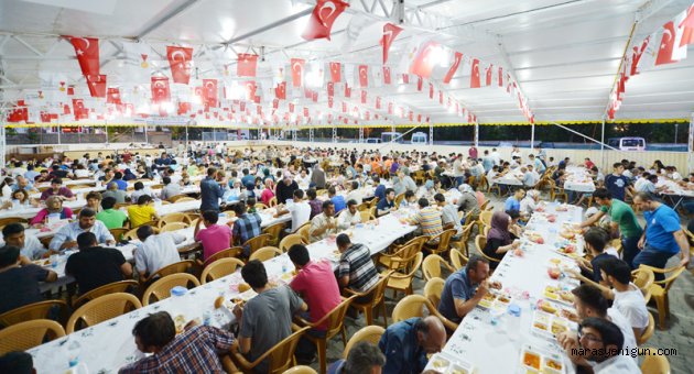 İftar çadırı doldu taştı