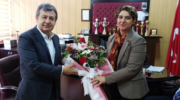 İŞADAMI KURTUL’DAN ‘KARA LİSE’YE ZİYARET