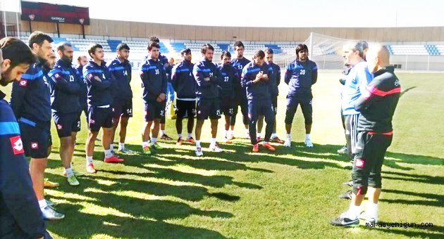 KAHRAMANMARAŞSPOR TEPELERİ AŞMAK İSTİYOR