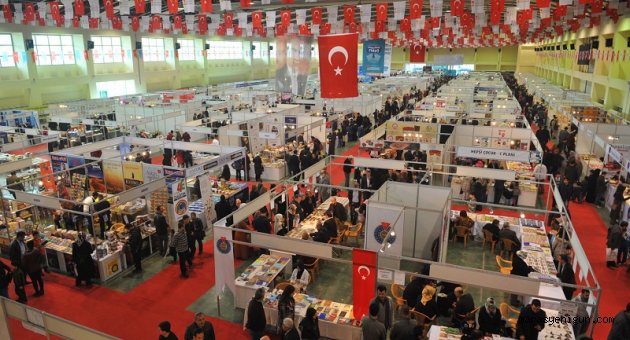 KİTAP VE KÜLTÜR FUARINDA İMZA GÜNLERİ