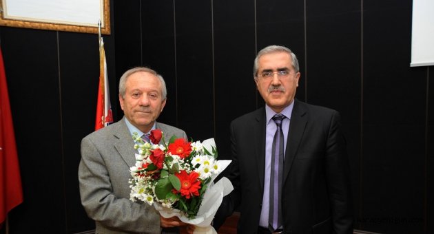 KSÜ’DE ‘TÜRKİYE’DE ÖĞRETMENLİK MESLEĞİ’ KONUŞULDU