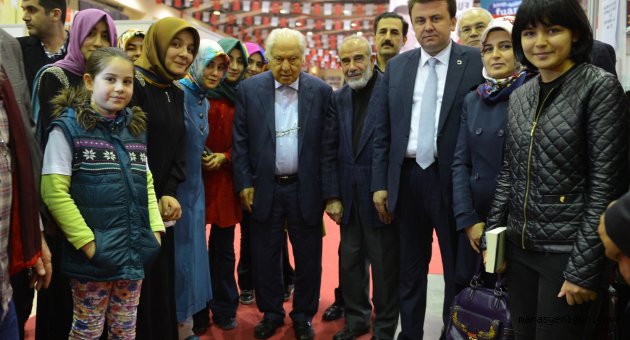 NURİ PAKDİL OKURLARIYLA BULUŞTU..