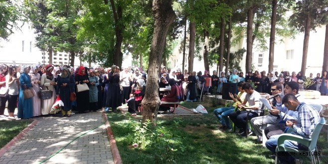 ÖĞRENCİLER MADENCİLERE DUA ETTİ