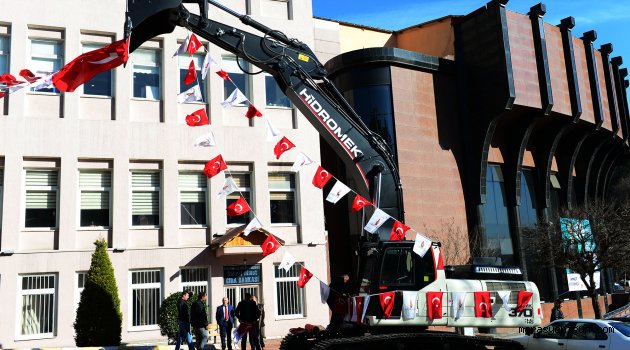 Onikişubat’a Yeni Ekskavatör