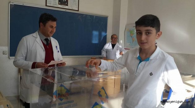 Özel final Temel Lisesi Başkanını Seçti.