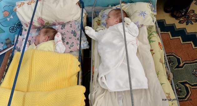REKTÖR KARAASLAN’DAN SİYAM İKİZLERİNİ AYIRAN EKİBE TEŞEKKÜR
