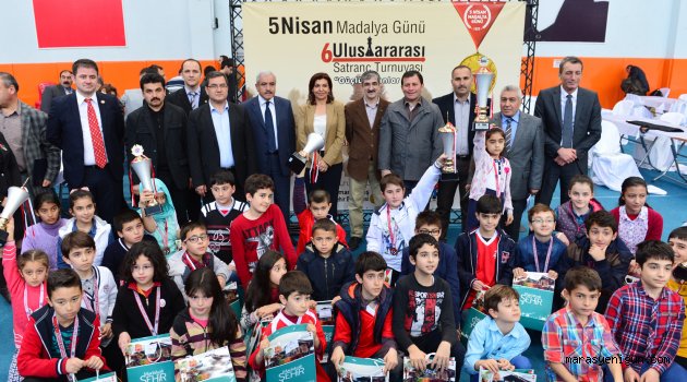 Satranç Turnuvası Ödülleri Dağıtıldı