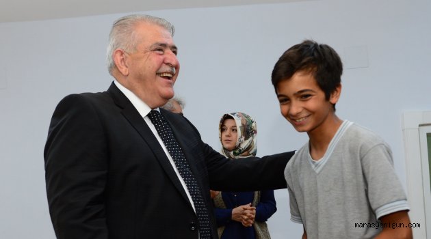 Sizlerle Buluştuğumuz Zaman Geleceğe Ümitle Bakıyorum