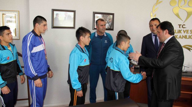 Spor Lisesi Güreş'te Türkiye Şampiyonu