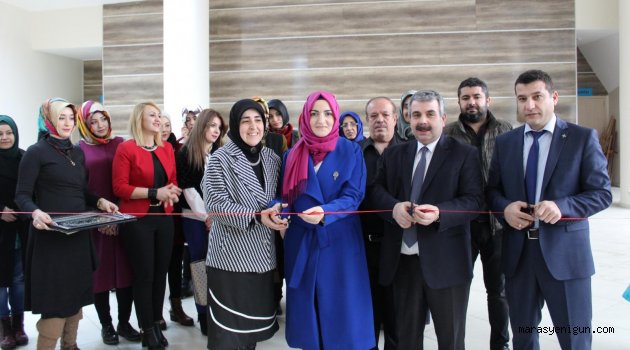 Sümbül Temalı Saç Modelleri Sergilendi