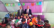 23 Nisan’da Suriye’li Yetim Çocuklar Sevindirildi