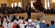 4 Bin Çocuk Namaza Başladı
