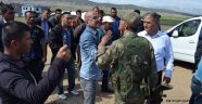 PKK Sempatizanları Asker ve Gazetecilere Saldırdı