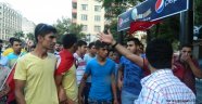 Kahramanmaraşlılar şehitler için yürüdü.