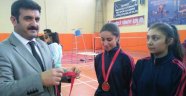 Badmintonda Şampiyon Şırnak Spor Lisesi