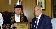 Başkan Erkoç’a Hilat Giydirildi