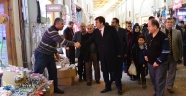 BAŞKAN ERKOÇ ÇARŞILARI GEZDİ…