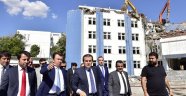 Başkan Erkoç yıkım çalışmalarını inceledi