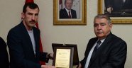 Başkan Mahçiçek’e “Teşekkür” Plaketi