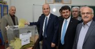 Başkan Okay Oyunu Kullandı