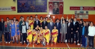BASKETBOL'DA KUPALAR SAHİBLERİNİ BULDU