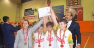 Beyza Erkeklerde De Şampiyon