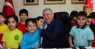 Beyza Koleji Öğrencilerinden Başkan Mahçiçek’e 23 Nisan Ziyareti