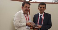 Büyükşehir’e Kütüphane Plaketi