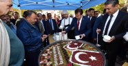 Büyükşehir Elbistan’da Aşure Dağıttı