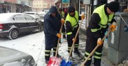 Büyükşehir Karları Temizliyor